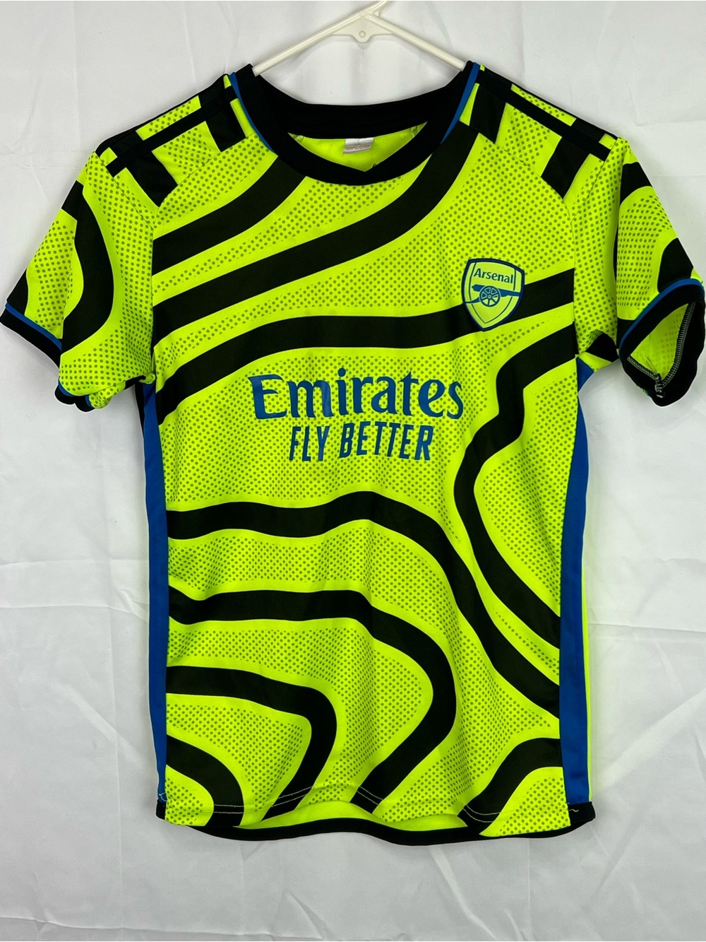 Arsenal Kids' Neon Yellow & Black Training Jersey
See pictures for measurements